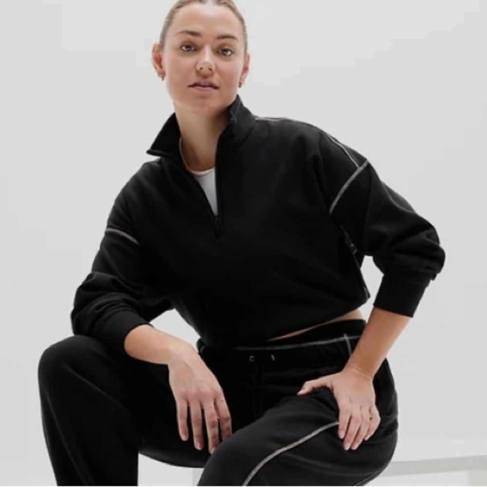 NWT Med Athleta Forever Fleece 1/2 Zip High Hip Sweatshirt Black |  Sold Out 😮🤩